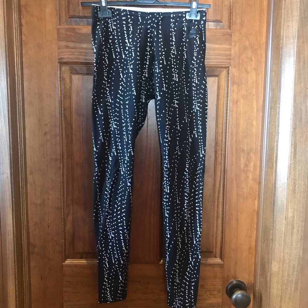 ** 3 for $30 ** Nike Leggings